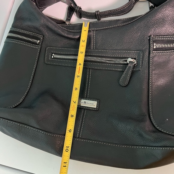 Etienne Aigner leather hobo in EUC - Picture 6 of 7